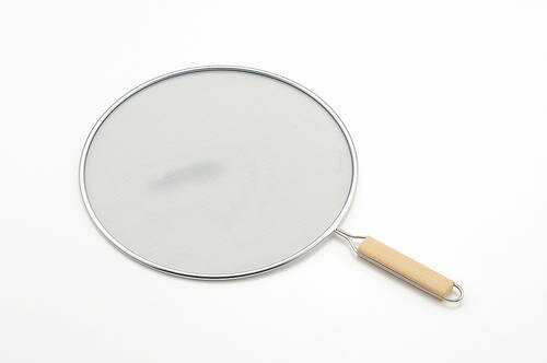 Rakuten - 天ぷら名人 油はね防止ネット29cm(TM-05) から揚げ 天ぷら キッチン 便利 オイルスクリーン 木柄 大きめ