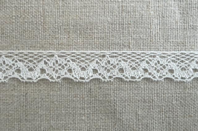薄手で繊細な高級細番手レース 11mm幅 1m単位 トーションレース オフホワイト　手芸　縁取り　装飾　日本製 DS.5214