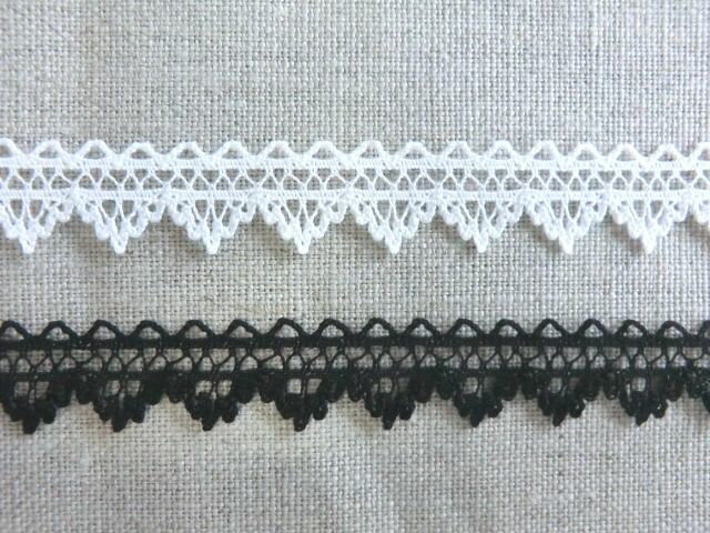 トーションレース　薄手で繊細　 オフホワイト ブラック 12mm幅　1m単位　黒レース　手芸　縁取り　装飾　日本製 DS.2855