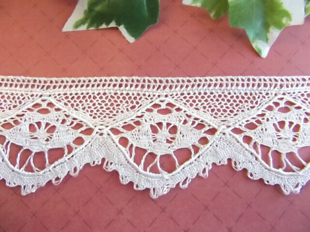 【レースファクトリーオリジナル!!】　44mm巾　光沢＆凹凸のあるリッチなトーションレース　1m単位　（3614）