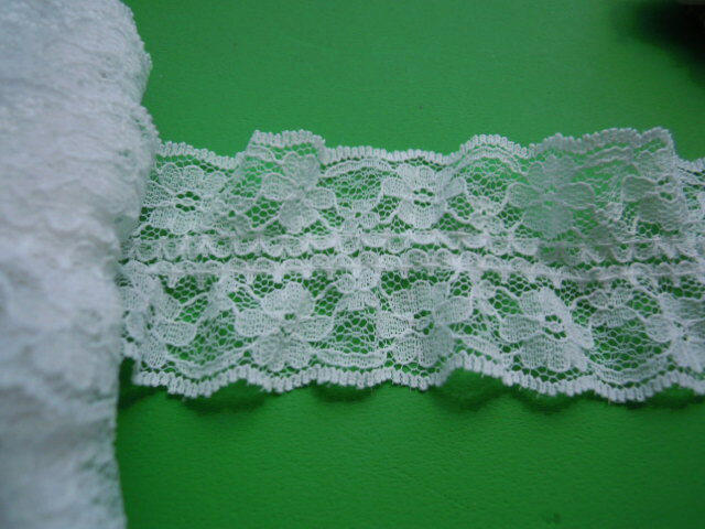 人気のオフシロのラッセルフリル原反売りGRF-00373送料最安値は定形外（規格外）660円　◎