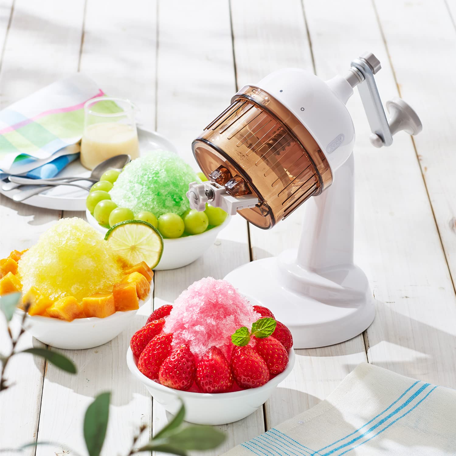 Toffy/トフィー コンパクトふわふわかき氷器 KIS10 ピュアホワイト 手動 ふわふわ ...