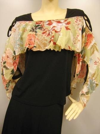 送料無料2~3日後到着 コーラス衣装 コーラス ブラウス 衣装 MからLサイズ対応 スクエアーネックにシースループリントの二重重ねトップス。*プリントの裁断位置で柄の感じが変わります。ご了承ください。和柄A/黒