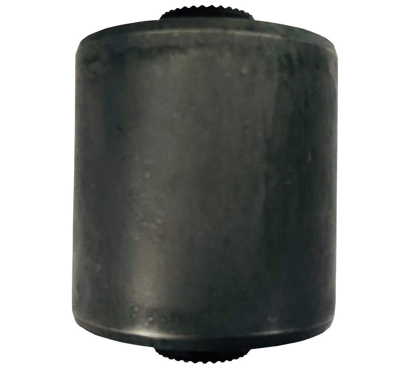 メーカー: スズキ品番: 09319-12046名称:ブッシング，12.2X50X64.5英語:Bushing，12.2X50X64.5リヤリーフスプリングの車体側取付部に使用するブッシュ部品です。リーフスプリングと車体側ブラケットの間に入り、走行時の振動や衝撃をやわらげ、金属同士の摩耗や異音を抑える目的で使用します。足回りの取付部を支えるゴム系の緩衝部品です。取り付け可能車種。・キャリイ/エブリイ(DA41T，DA41V，DA51T，DA51V，DA52T，DA52V，DA52W，DA62T，DA62V，DA62W，DA71T，DA71V，DB41T，DB41V，DB51T，DB51V，DB52T，DB52V，DC51T，DD51T，DE51V，DF51V)。・ジムニー(JA11C，JA11V)。年式や仕様により使用箇所や必要数が異なる場合があります。リヤリーフスプリングの車体側ブッシュとして、1台分で2個使用される場合があります。取り付け方法。リヤリーフスプリングの取付ボルトを外し、古いブッシュを抜き取って新しいブッシュを圧入または組み付けます。加工は通常不要です。足回り部品の脱着と固着したブッシュの取り外しが必要になるため、素人が行う場合の難易度は高めです。サイズ情報。サイズ:12.2X50X64.5。重さ:約245g。※サイズ・重量に関する情報は、実際の商品と異なる場合がございますので、あくまで目安としてご確認ください。このページは、スズキ純正部品 09319-12046 ブッシング，12.2X50X64.5 の販売ページです。キャリイ/エブリイ，ジムニーなどのリヤリーフスプリング車体側ブッシュを交換するための部品をお探しの方に向けた商品情報です。
