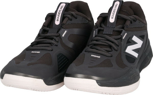 女性用のオールコートモデル「FuelCell 796」がスタイリッシュなアッパーデザインでv5にアップデート。大胆なパターンアップデートでフィット感を向上させたアッパーが、優れた軽量性・通気性・耐久性を生み出し、ミッドソールのFuelCel...