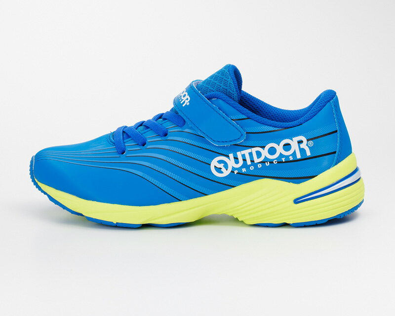 踵サイドの大きなロゴがポイント！ ジュニア向けの、ランニングタイプのスニーカー。 19.0cm-25.0cm(19.5cm、20.5cmナシ)と幅広いサイズ展開です。 シンプルさと、躍動感を兼ねたカッコいいデザインのスニーカー。 《特徴》 ■ゆったり3Eサイズ ■かかとを包み込む形状のインソール(中敷き)。 取り外し可能なので、洗えて清潔に保てます。 ■アッパーは合皮素材を採用。 小雨の日にも履きやすいスニーカーです。(防水ではありません) 原産国　 ベトナム サイズ　 19.0 ～ 25.0cm(19.5・20.5cmなし) 足　囲　 3E 素　材　 表材：合成皮革 底材：合成底【02106000000000000】【03001311600000000】