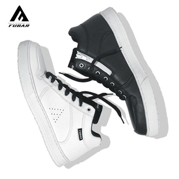 フーバー ワークシューズ　ミドルカット サイドファスナ 商品コード： FB-841 品質 : アッパー / 合成皮革 　　　ライニング / ポリエステル 　　　ソール / 合成底 　　　インソール / EVA・合成ゴム・ポリエステル 　　　先芯 / 鋼鉄製 　　　ワイズ / EEE 脱ぎ履き安易な【サイドファスナー仕様】。 ミドルカットならではの脱着時の煩わしさをファスナーで解消。 靴ひもの結び直しが必要なく、楽に脱ぎ履きができる。 工場の労働者や配達員から屋内を行き来する作業などに。 ・先芯の膨らみを抑えた、スリムトゥーな鋼鉄芯。 　当社規定試験に準じた耐衝撃及び耐圧迫強度をクリア。 ・シュータン部分は、高級感のあるベロアPU素材を使用。 ・脱着を安易にするサイドファスナー仕様。内側に配置することでデザインのワンポイントに、噛みにくいインナーフラップ仕上げ。 ・インソールの改良に着手しEVAに合成ゴムを配合してクッション性を向上。足の形にフィットするカップインソール。 【02105000000000000】【03001350200000000】