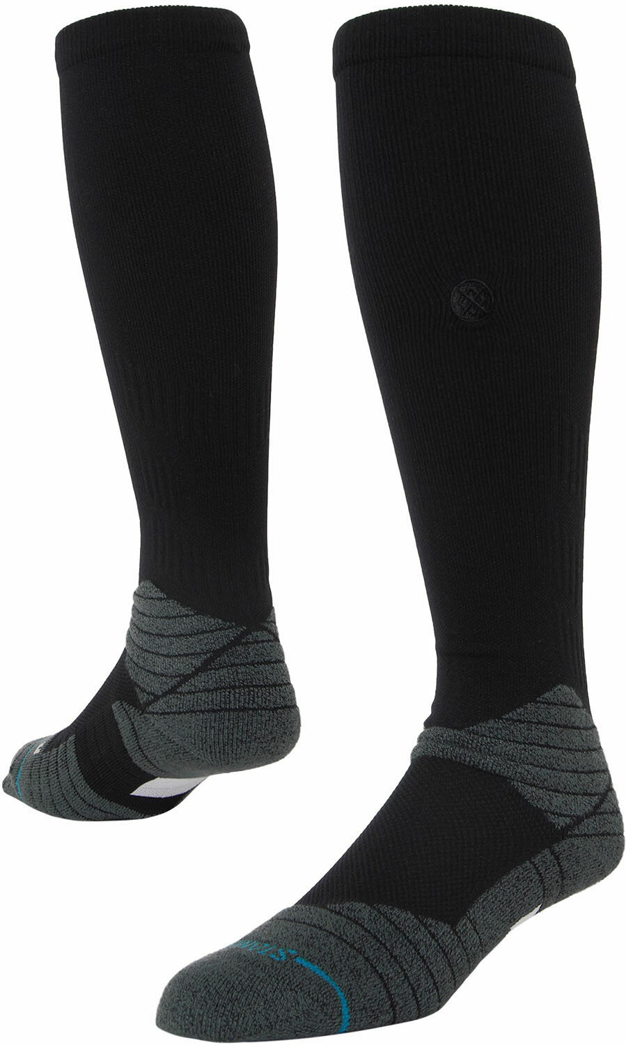 MLB公認ソックス「STANCE」のベースボールソックス、ロゴ同カラーモデル！見た目のカッコよさ、ソックスとしての機能性、耐久性と三拍子揃ったソックス。ゴロボールから足を保護するために、足首部にはクッションパッドを配置。独自の特別な繊維を使用することで、最上級の耐久性を実現しました。縫い目のないメッシュパネル構造が、通気性と温度調整機能を高め、プレー中の足を快適に保ちます。心地よさと安定感に優れ、疲労軽減や筋肉サポートにも役立ちます。足元のおしゃれにも、プレーの質にもこだわりたいあなたにピッタリのソックスです。ロゴが本体色と同カラーのため、高校生や中学生も練習で使いやすいモデルとなっています。 素材・材質 ナイロン74%、ポリエステル18%、コットン4%、ポリウレタン4%【02302000000000000】【02901070100000000】