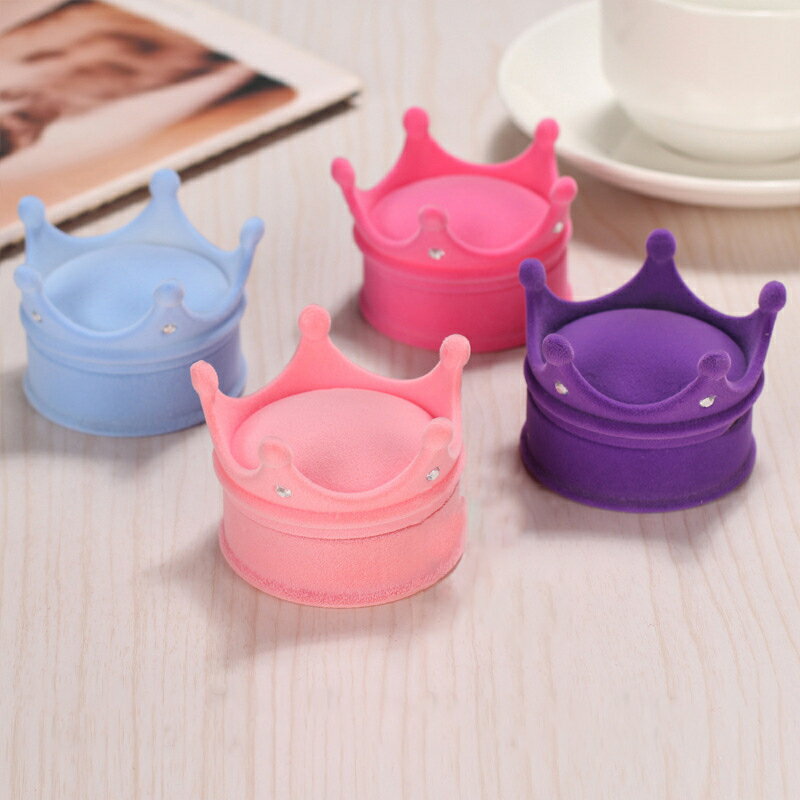 送料無料 ジュエリーケース ギフトボックス リングケース プレゼントボックス ピアスケース ネックレス 指輪 王冠型 クラウン型 贈り物 誕生日 クリスマス バ...