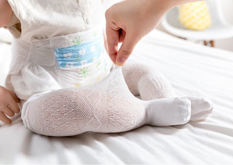 送料無料 靴下 ハイソックス ロング オーバーニー ベビー キッズ メッシュ 透かし編み くしゅくしゅ 可愛い 単色 伸縮性あり 子供用 赤ちゃん 出産祝い お出かけ 普段使い デイリー 男の子 女の子 白 青 ピンク 緑