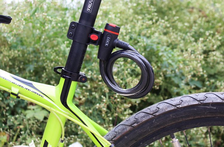 送料無料 ワイヤーロック ブラケット付き 鍵式 自転車用品 ケーブルロック カギ 盗...