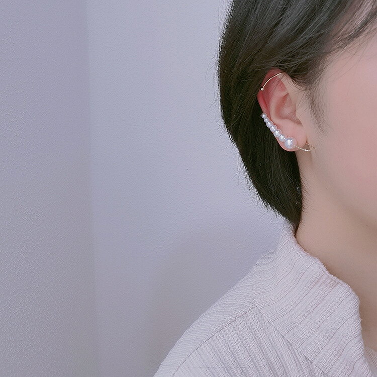 LaForestの送料無料 イヤーカフ 片耳用 レディース 女性 アクセサリー ファッション雑貨 大きめ 大振り フェイクパール ホワイト ゴールドカラー シンプル おしゃれ 華やか かわいい キュート フェミニン プレゼント ギフト｜アングル3