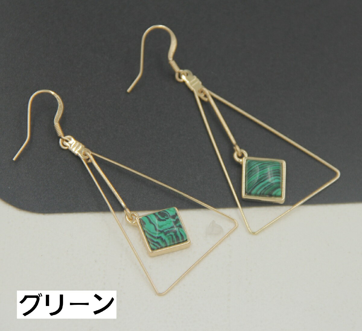 送料無料 ピアス フックピアス レディース 女性 アクセサリー 揺れる 三角 マーブル柄 大きめ 存在感 おしゃれ 可愛い 普段使い お出かけ ギフト プレゼント 婦人用 3