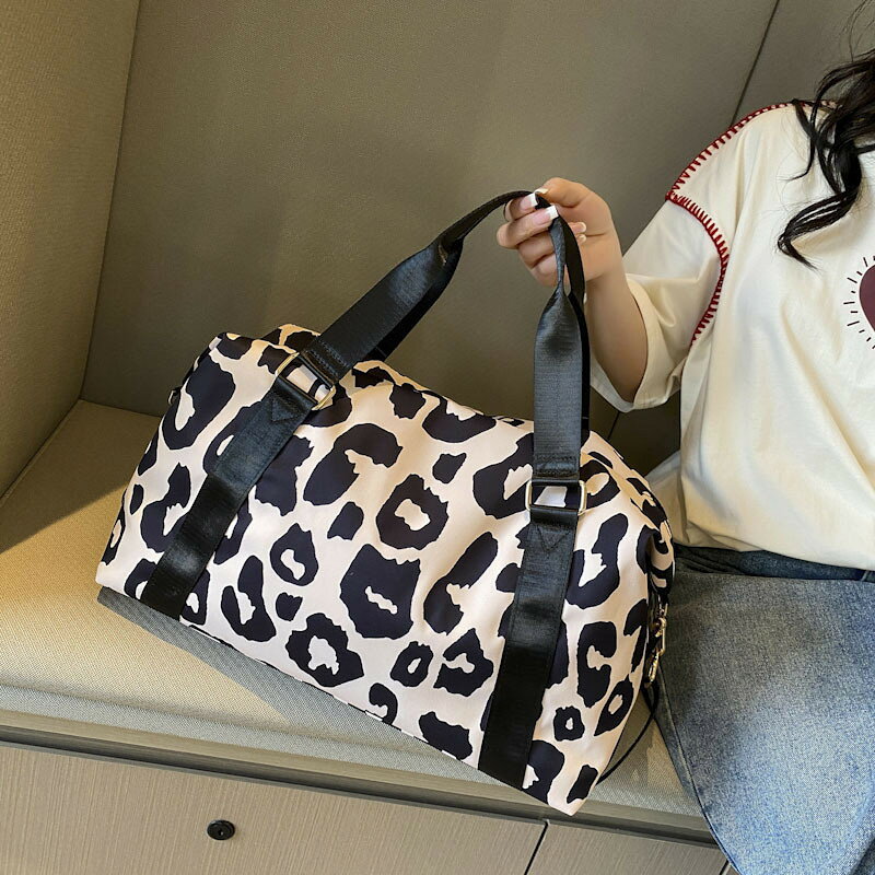 ボストンバッグ トラベルバッグ 旅行バッグ スポーツバッグ 男女兼用 レディース メンズ 鞄 カバン キャリー音バッグ 持ち手 ショルダーバッグ 3way 斜め掛け 肩掛け 手持ちバッグ ハンドバッグ ヒョウ柄 大きめ おしゃれ かわいい 大容量 内ポケットあり 乾湿分離 laforest-10083004 LaForest サンプル画像3
