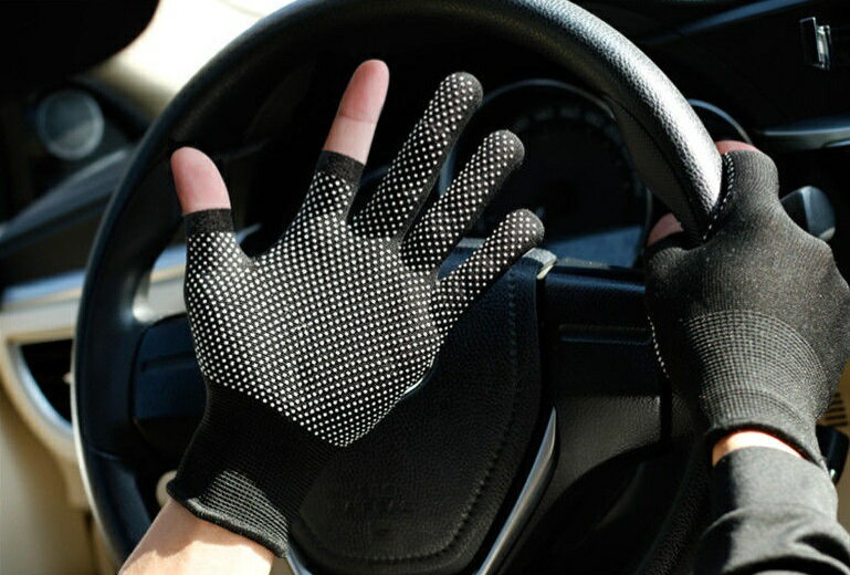 送料無料 手袋 指無し手袋 指なし フィンガーレス グローブ 滑り止め付き 4枚セット スマホ対応 レディース メンズ 男女兼用 フリーサイズ ファッション小物 ハンドカバー シンプル 無地 単色 定番 ベーシック おしゃれ 保護 カジュアル 通年 黒 白 灰