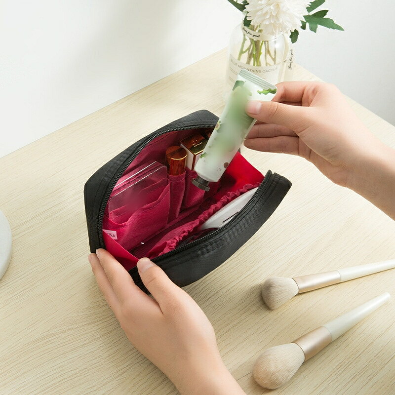 送料無料 化粧ポーチ メイクポーチ コスメポーチ 大容量 ファスナー 収納 整理 小物入れ シンプル おしゃれ 機能的 便利 旅行 普段使い トラベル メイク雑貨 コスメ用品 laforest-10157314 LaForest サンプル画像2