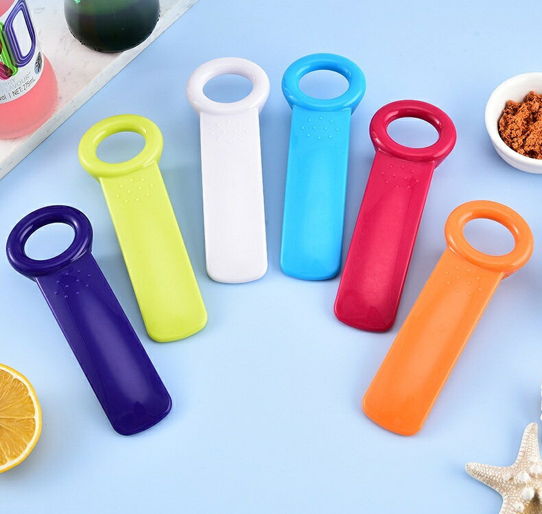 送料無料 栓抜き ボトルオープナー ビンオープナー 蓋開け 瓶 蓋 フタ キャップ ふた開け 開栓 シンプル おしゃれ かわいい クリアカラー 簡単 便利グッズ キッチンツール 握りやすい 調理小道具 キッチン用品 laforest-10162706 LaForest サンプル画像2