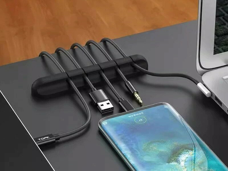 送料無料 ケーブルホルダー 単品 1個 5穴 USBケーブル 充電ケーブル 充電コード パソコン周辺機器 イヤホン スマートフォン タブレット 配線 電源コード はめ込み 収納 整理整頓 シンプル 便利