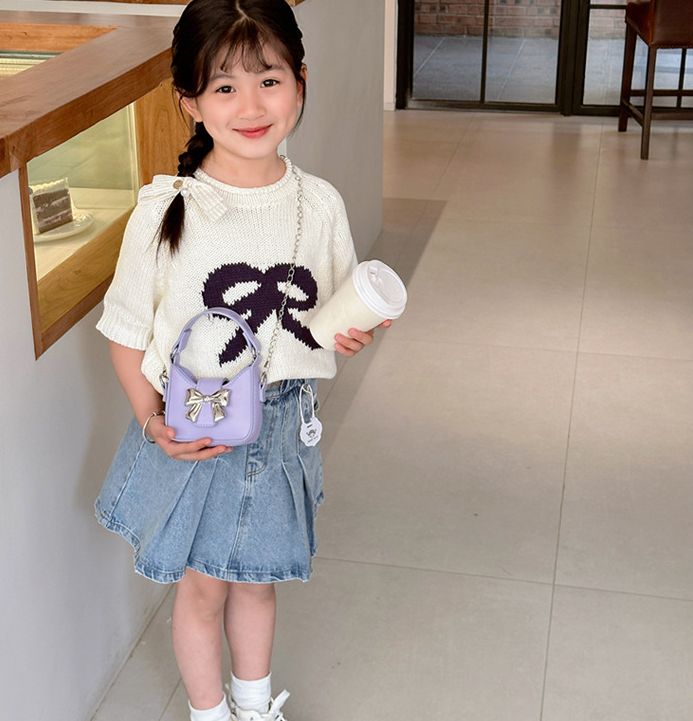 LaForestの送料無料 ポシェット ショルダーバッグ ハンドバッグ 2way キッズ 子供用 女の子 かばん 鞄 斜め掛け 肩掛け チェーン リボン きれいめ レザー調 フェイクレザー キュート かわいい おしゃれ 子ども｜アングル3