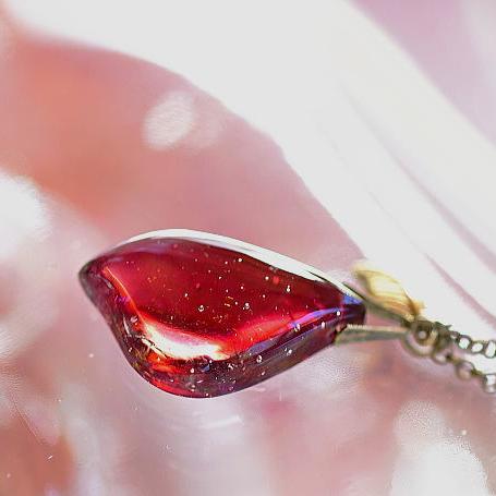 Rakuten - 『ROSE LIP GLOSS』 ガラスアクセサリー ネックレス・ペンダント 円・楕円・ドロップタイプ