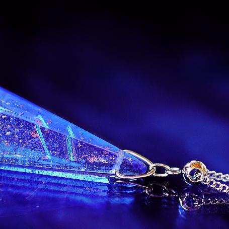 Rakuten - 『BLUE COMET CRYSTAL』 ガラスアクセサリー ネックレス・ペンダント 立体造形タイプ