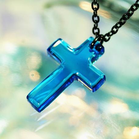 SWAROVSKI - 『SKYLINE CROSS』 ガラスアクセサリー ネックレス・ペンダント クロスタイプ