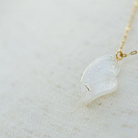 Rakuten - 『Pure White heart』 ガラスアクセサリー ネックレス・ペンダント ハートタイプ