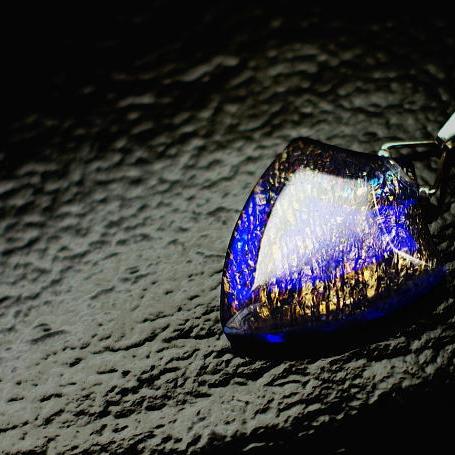 『Perseus's proof 〜 Quasar 〜』 ガラスアクセサリー ネックレス・ペンダント ダイカット(平面造形)..