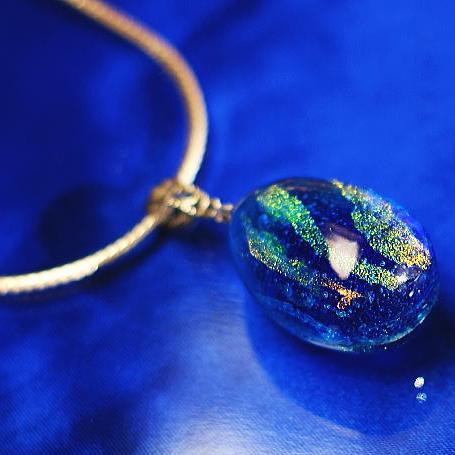 Rakuten - 『Sea Egg』 ガラスアクセサリー ネックレス・ペンダント 立体造形タイプ