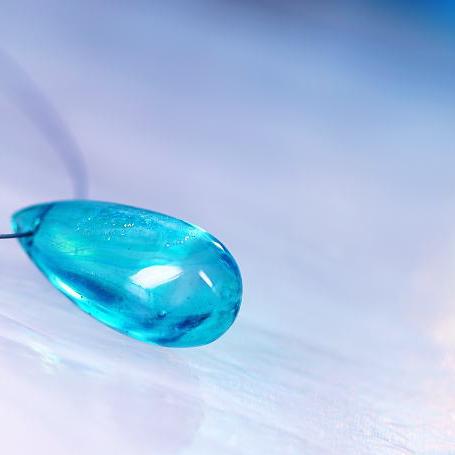 Rakuten - 『雪姫のBlue tear』 ガラスアクセサリー ネックレス・ペンダント しずくタイプ
