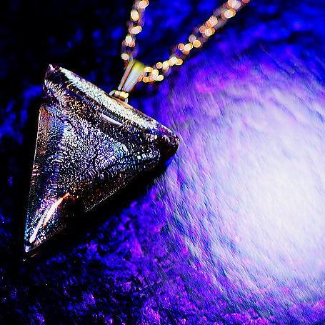 Rakuten - 『Brocade triangle』 ガラスアクセサリー ネックレス・ペンダント 四角・多角・星タイプ