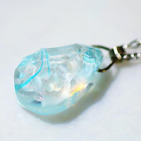 Rakuten - 『Iceberg drop』 ガラスアクセサリー ネックレス・ペンダント 円・楕円・ドロップタイプ