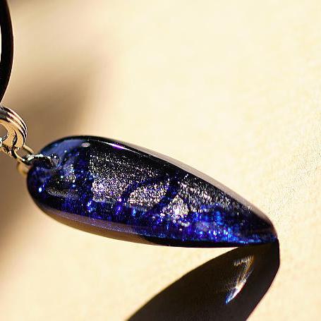 Rakuten - 『Blue flake pairshape』 ガラスアクセサリー ネックレス・ペンダント 円・楕円・ドロップタイプ