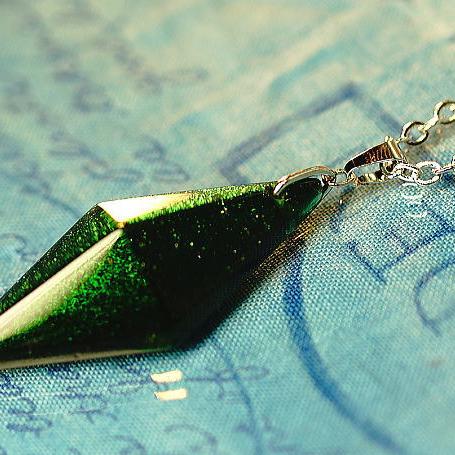 『Pure dream』で輝く私へ。青葉眩しき季節を彩る立体ガラスネックレスを手に入れるチャンス 『Pure dream』で輝く私へ。青葉眩しき季節を彩る立体ガラスネックレスを手に入れるチャンス