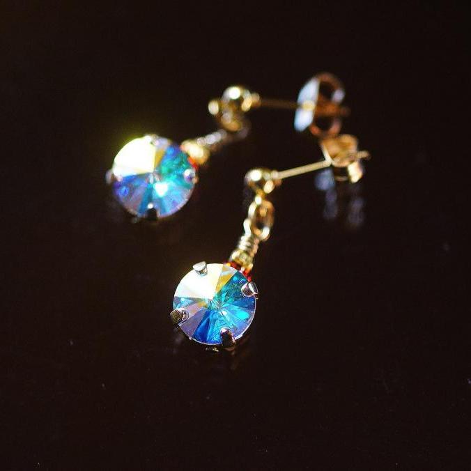 『リボリピアス/オーロラ・ブルー』が魅せる輝き!選ばれる3つの理由と購入 『リボリピアス/オーロラ・ブルー』が魅せる輝き!選ばれる3つの理由と購入