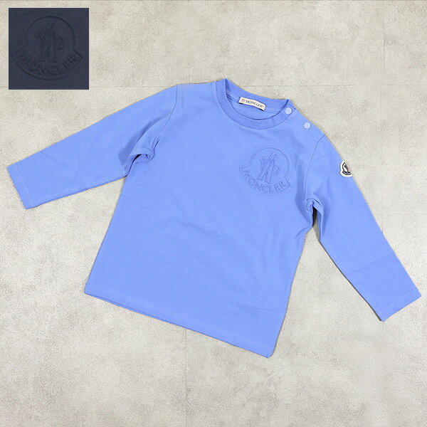 タグ #MONCLER #キッズ・アパレル お買物について-必ずお読みください (新しいウインドウで開きます)MONCLER モンクレール ベビー Tシャツ Long Sleeve T-Shirts 8D00004 8790N 男の子 ボーイズ 長袖 クルーネック ロンT ロゴT ロゴパッチ ストレッチ 商品説明 程良い伸縮性のあるコットン混紡素材を使用した、ベビーロングスリーブTシャツ。 胸元に立体感のあるエンボスロゴ、左袖のロゴパッチが愛らしいデザイン。 肩口のスナップボタンで着脱しやすく、適度な厚みでロングシーズン活躍する1着です。 ブランド名 MONCLER（モンクレール） 色・柄 Sky Blue / 707 ：スカイブルー Navy / 778 ：ネイビー サイズについて サイズ 【18-24M】(86cm) 着丈 37cm×肩幅 24cm×胸囲 60cm×袖丈 30cm ※上記はスタッフがメジャーで採寸したサイズとなり、若干の差異がある場合がございます。予めご了承ください。 素材 本体：コットン92%、ポリウレタン8% 注意事項 ※サプライヤー保護のため、モンクレール各商品に付属するプロダクトIDタグは取り外し、コントロールタグはカットされている場合がございます。品質や真贋の問題は一切ございませんのでご安心ください。 ※当店で取り扱う海外ブランド品は全て並行輸入となり、海外基準による検品のため若干の後始末の粗さ、小さな汚れ、金具のくもり、キズシワ等が見受けられる場合がございます。これらの状態を気にされる方はご注文前にご検討いただき、ご了承の上ご注文いただきますようお願いします。 ※実際の商品になるべく近い色を再現しておりますが、ご覧になっているモニターの色の違いにより、実際の商品と色合いが異なる場合がございます。 ⇒ ギフトラッピングのご注文はこちらから