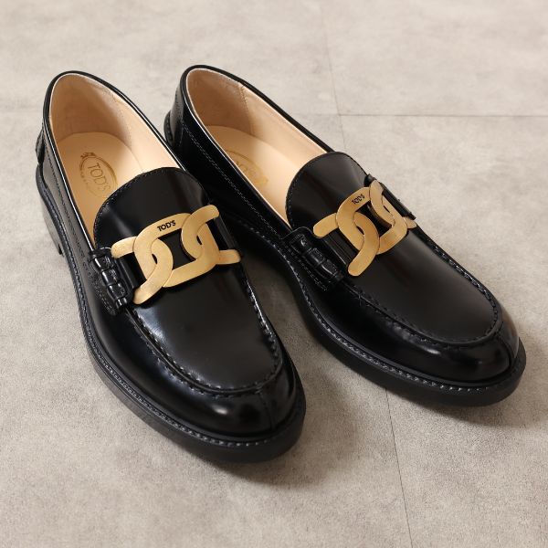 トッズ 【5/31迄！SNSフォロワーさん限定 5％OFFクーポン発行中】TODS トッズ Leather Loafers レザー ローファー ケイト 本革 ロゴ メタルチェーン 靴 レディース XXW59C0EN90SHA