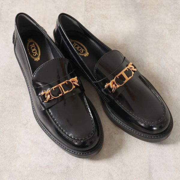 トッズ ローファー レディース TODS トッズ T Chain Leather Loafers レザー ローファー メタルTチェーン パテントレザー 本革 ロゴ 靴 レディース XXW59C0EW00SHA