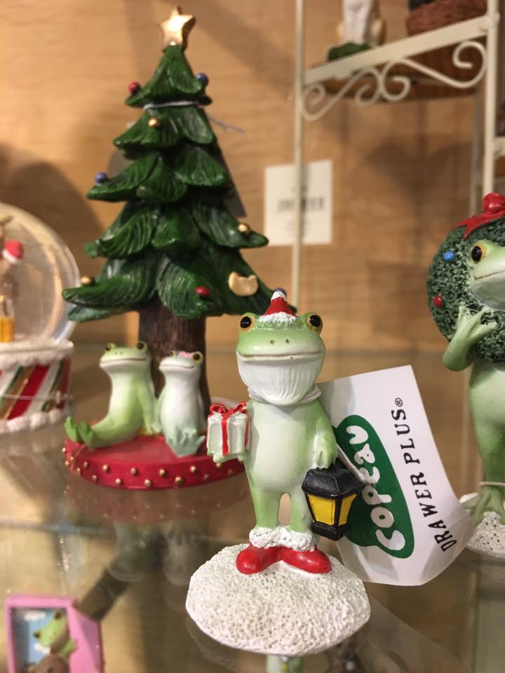 【copeau:コポー】サンタカエル <樹脂・ミニチュア・アニマル・アジアン・エスニック・置物・おもちゃ・ギフト・クリスマス>