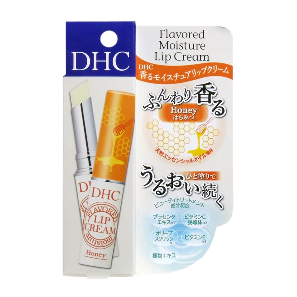甘く華やかなはちみつの香りで、リップケアタイムをもっと心地よく。 DHC の「香る モイスチュアリップクリーム はちみつ」は、天然エッセンシャルオイルを使用したフレーバー付きリップクリームです。 乾燥しがちな唇にうるおいを与え、しっとりなめらかな唇へ。 心地よいはちみつの香りとともに、毎日のリップケアをやさしくサポートします。 植物由来成分やビューティ成分を配合し、乾燥や荒れから唇を保護。 ベタつきにくく、なめらかに密着して自然なツヤ感をキープします。 ポーチにも入れやすいコンパクトサイズで、外出先でも手軽に保湿ケア。 無着色・パラベンフリー・天然成分配合。 こんな方におすすめです。 ・唇の乾燥や荒れが気になる方 ・甘いはちみつの香りが好きな方 ・自然なツヤ感のある唇を目指したい方 ・ベタつきにくいリップクリームを探している方 ・毎日手軽にリップケアしたい方