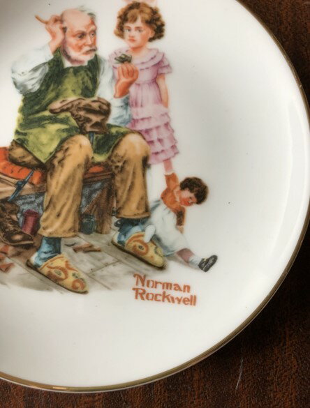 アメリカ ビンテージ 皿 プレート NormanRockwell 靴職人 陶器製 インテリア 食器 キッチン 飾り皿　 高さ2cm 直径16.5cm baa 中古 年代物　古美術 セカンドハンド　本物アンティーク　本物ビンテージ アメリカ フランス ベルギー オランダ ジャンク レトロ 2126