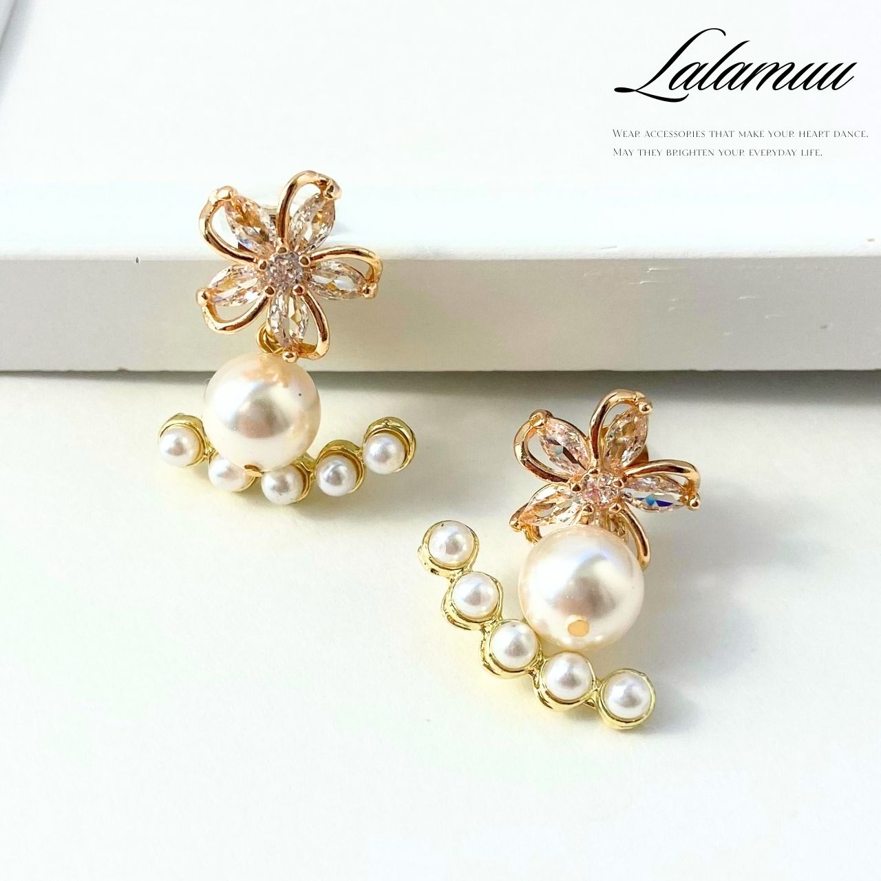 【無料ラッピング対応】ピアス 目玉 5連パール 2way ピンクゴールド レディース おしゃれ ハンドメイド 大人可愛い 結婚記念日 彼女 クリスマス プレゼント 20代 30代 40代 50代 ラッピング バレンタイン ホワイトデー