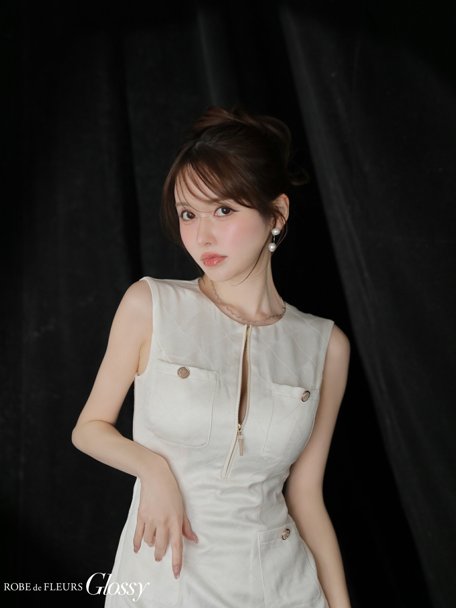 ROBE de FLEURS Glossy キャバドレス ミニ タイト ワンピース XS〜Lサイズ ローブドフルール グロッシー 大きいサイズ 体型カバー フロントジップ 谷間 見せ 袖なしシンプル かわいい 送料無料 キャバ嬢 キャバクラ ミニドレス キャバ ドレス 大人 gl3492 lalatulle-10015673 LaLaTulle【ララチュール】 サンプル画像3