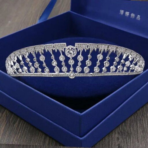 ティアラ 二次会 パーティー ウェデイング ブライダル シンプルで上品さアップ ティアラ カチューシャ TIARA スワロクリスタルティアラ ティアラ 二次会 パーティー ウェデイング ブライダル シンプルで上品さアップ ティアラ カチューシャ TIARA スワロクリスタルティアラ