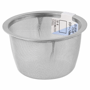 特長 - 仕様 材質:18−8ステンレススチール 外径：約75mm 高さ：約45mm 対応サイズ：69〜74mm 　 製品サイズ（mm) 縦x横x高さ：75x75x45 製品重量(g) 12 生産国 - 販売元　 アークランズ ※品質向上のため予告無く仕様を変更する場合がございます。 ※パッケージリニューアル等につき、商品画像が異なる場合がございます。予めご了承下さい。 ※商品画像の色合いは、画像処理上　若干異なる場合がございます。予めご了承下さい。