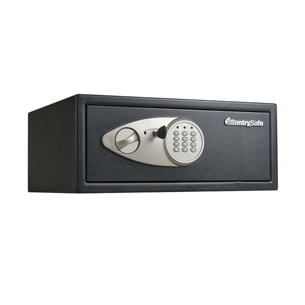 仕様 材質:スチール 外寸サイズ(約):W430×D370×H180mm 内寸サイズ(約):W426×D320×H176mm 重さ:約10.9kg 容量:約24.0リットル（A4紙対応） 付属品:強制解錠キー2本、ボルトダウンキット、取扱説明書・保証書 電源:アルカリ単3乾電池4本（別売） カラー:ブラック 商品説明 2桁から8桁まで暗証番号を自由に設定できるテンキー式。 暗証番号は何回でも変更可能なため、定期的なセキュリティ対策にも対応。 頑丈なロックボルト仕様でシンプルながらハイセキュリティ。 背面にはコードを通せる配線穴があり、デジタルカメラなど保管したまま充電可能。 スリム＆フラットなデザインで机上やベッド下にも設置可能。 固定具（ボルトダウンキット）で本体を固定することも可能。 小型のノートPC収納にも最適。 1年間のメーカー保証付。 ※品質向上のため予告なく仕様を変更する場合がございます。パッケージのリニューアル等につき、商品画像が異なる場合がございます。商品画像の色合いは、画像処理上、若干異なる場合がございます。