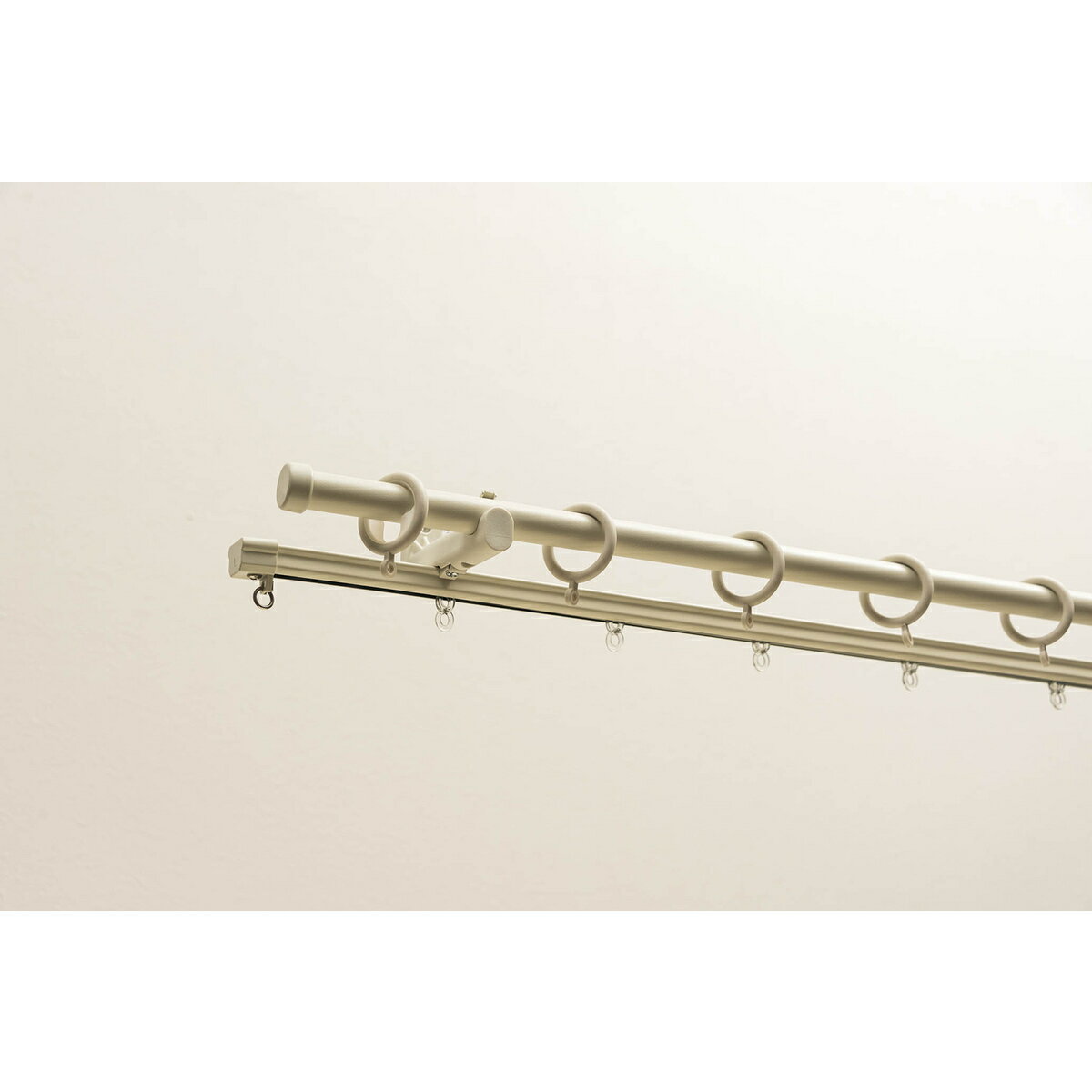 【3月25日限定！最大100％ポイントバック】フルネス アイアンレール ビストロ カーテンレール オフホワイト 1.6-3.0m伸縮 ダブルタイプ I7763 【メーカー直送・代引不可・置配不可・配送地域限定】