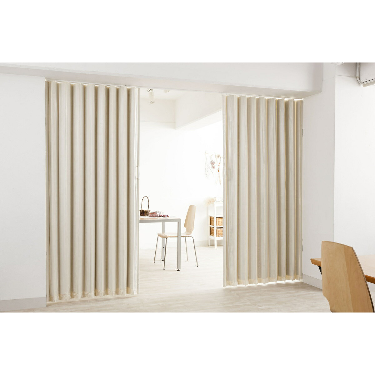 フルネス 木目調アコーディオンドア ホワイトウッド 100×174cm L5560 【メーカー直...