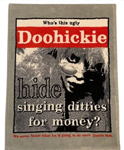 hideも着用していたTシャツ「Doohickie」のデザインを使用した公式グッズマルチラグマットです。素材は速乾性のあるアクリル100%の糸で、毛足は長めにカットされているので触り心地はフカフカ★表面は細かい絵柄の再現性が高いとされる染料インクによるスクリーンプリントを使用し「Doohickie」のデザインを最大限再現しました。裏面は滑り止めとして半永久的に機能する「ホットメルト加工」でズレを防いでくれて、洗濯は水またはぬるま湯でやさしく手洗いも可能なので清潔にお使いいただけます。玄関・ソファー・ベッドマットやテレワーク時のデスクマットとして、またキッチン・バスマットとしてなどいろんなシーンのインテリアアクセントにオールシーズン使えるマルチアイテム。素材もデザインもクオリティ抜群です。hideらしくROCKな仕上がりにもなっており、プライベートで大活躍するアイテムです！X　JAPAN、HIDEファンとしては抑えておきたいアイテムです。他、HIDEグッズAmazonにて大絶賛発売中！※出品の都合上、ノーブランド品となっておりますが「公式グッズ」ですのでご安心して頂ければ幸いです。 X　JAPANのみならず、hideの公式グッズもファンから大人気でプレミアがついているアイテムも多数あり。 X　JAPAN：日本のロックバンド。2015年現在のメンバーは、YOSHIKI(ドラムス、ピアノ)、Toshl(ボーカル)、PATA(ギター)、HEATH(ベース)、SUGIZO(ギター、バイオリン)、HIDE (1998年死去)、TAIJI(2011年死去)。1982年、YOSHIKIとToshlを中心に結成。89年に｢X｣の名でメジャーデビューし、92年に現在の｢X JAPAN｣に改名した。｢紅｣｢ENDLESS RAIN｣｢Tears｣｢Forever Love｣などのヒット曲を多数発表し、97年に解散。2007年の再結成以降は海外を中心に活動している。 ＜Doohickieとは？＞ 1996年のhideオフィシャルポスターカレンダーや、LEMONeDのTシャツデザインとして登場したアートワークで、hideもフォトセッションで着用しています。
