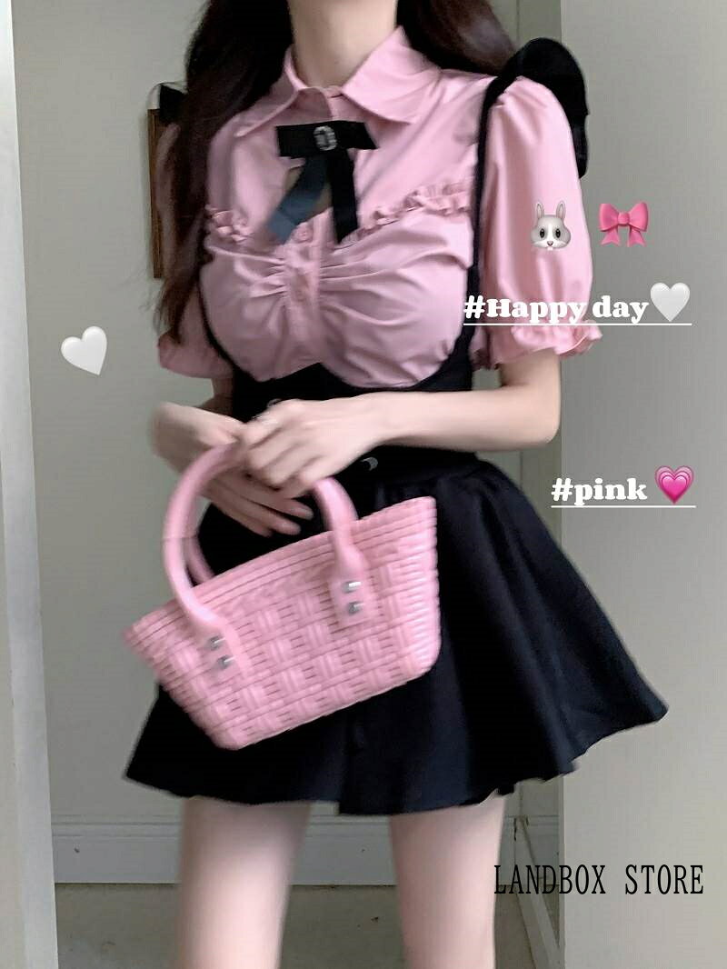 レディース シャツ ブラウス 半袖 襟付き 前開き ボタン リボン フリル袖 谷間 胸元チラリ パフスリーブ ふんわり袖 かわいい おしゃれ お洒落 ラブリー キュート ガーリー 主役級 存在感 ロリータ ゴスロリ 量産型 地雷系 L XL 2XL 3XL 4XL 大きいサイズ ピンク